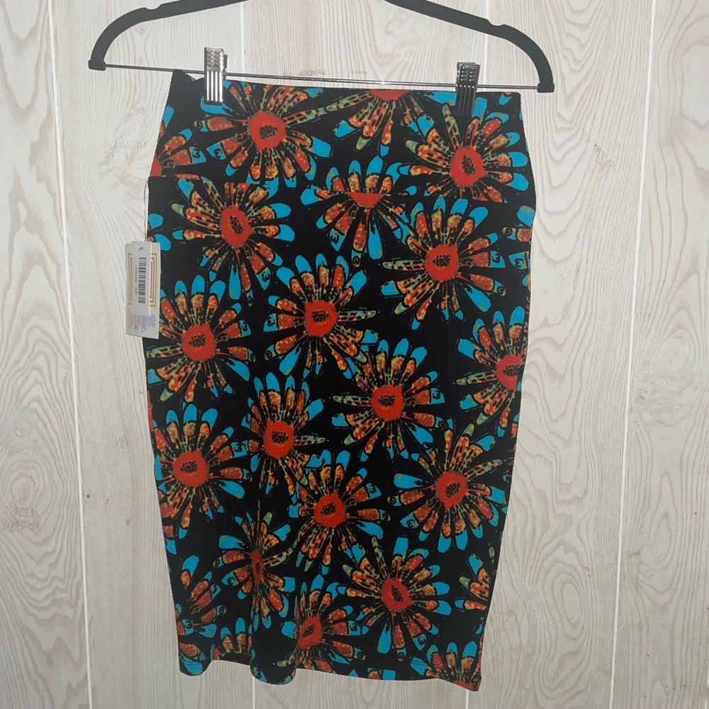 LULAROE Cassie skirt NWT size XS so cute!